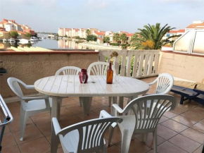 Grand T3 avec terrasse, piscine et parking près de la plage - FR-1-81-242